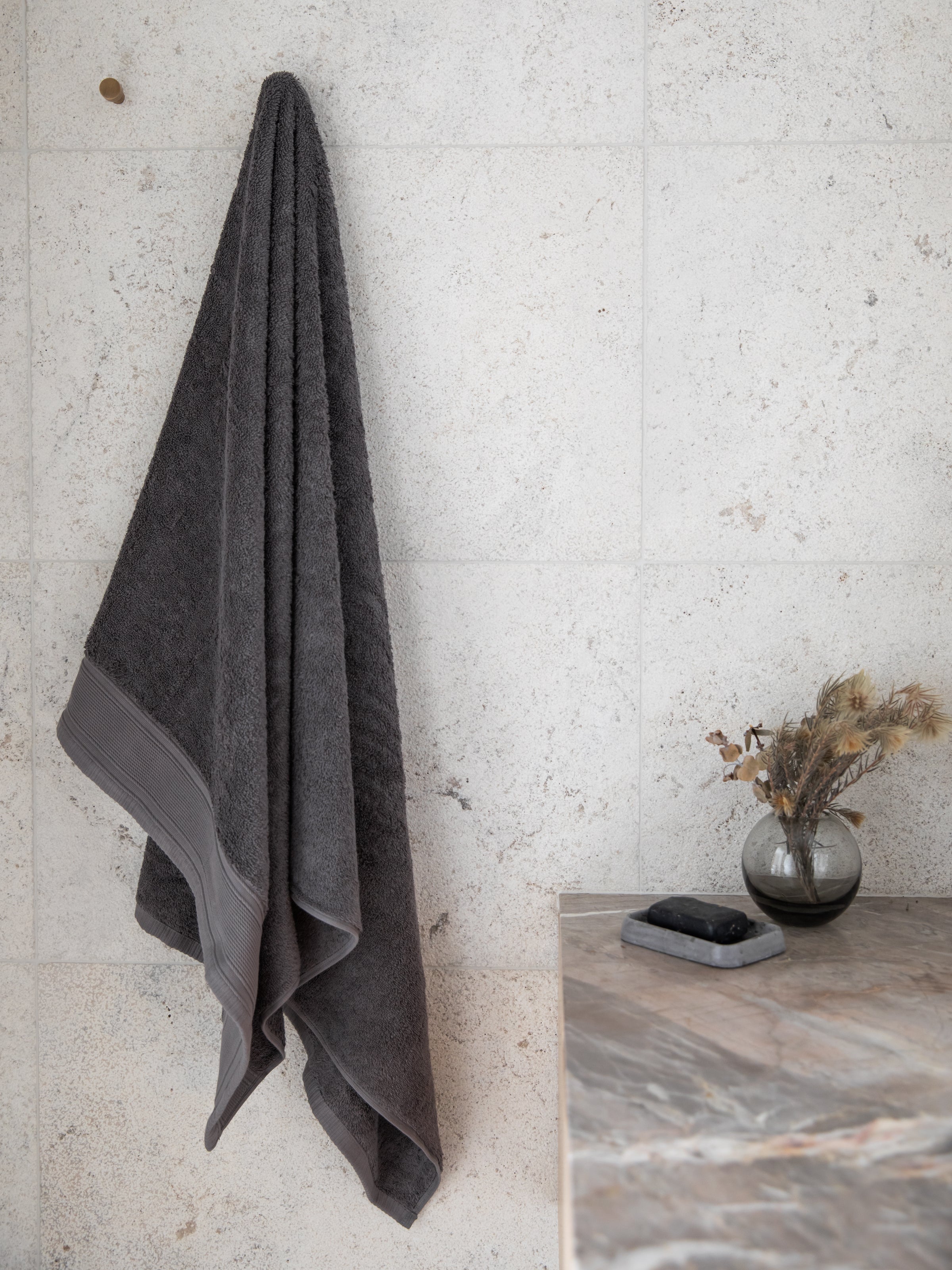 Oasis Bath Towel in Charcoal Wallace Cotton NZ