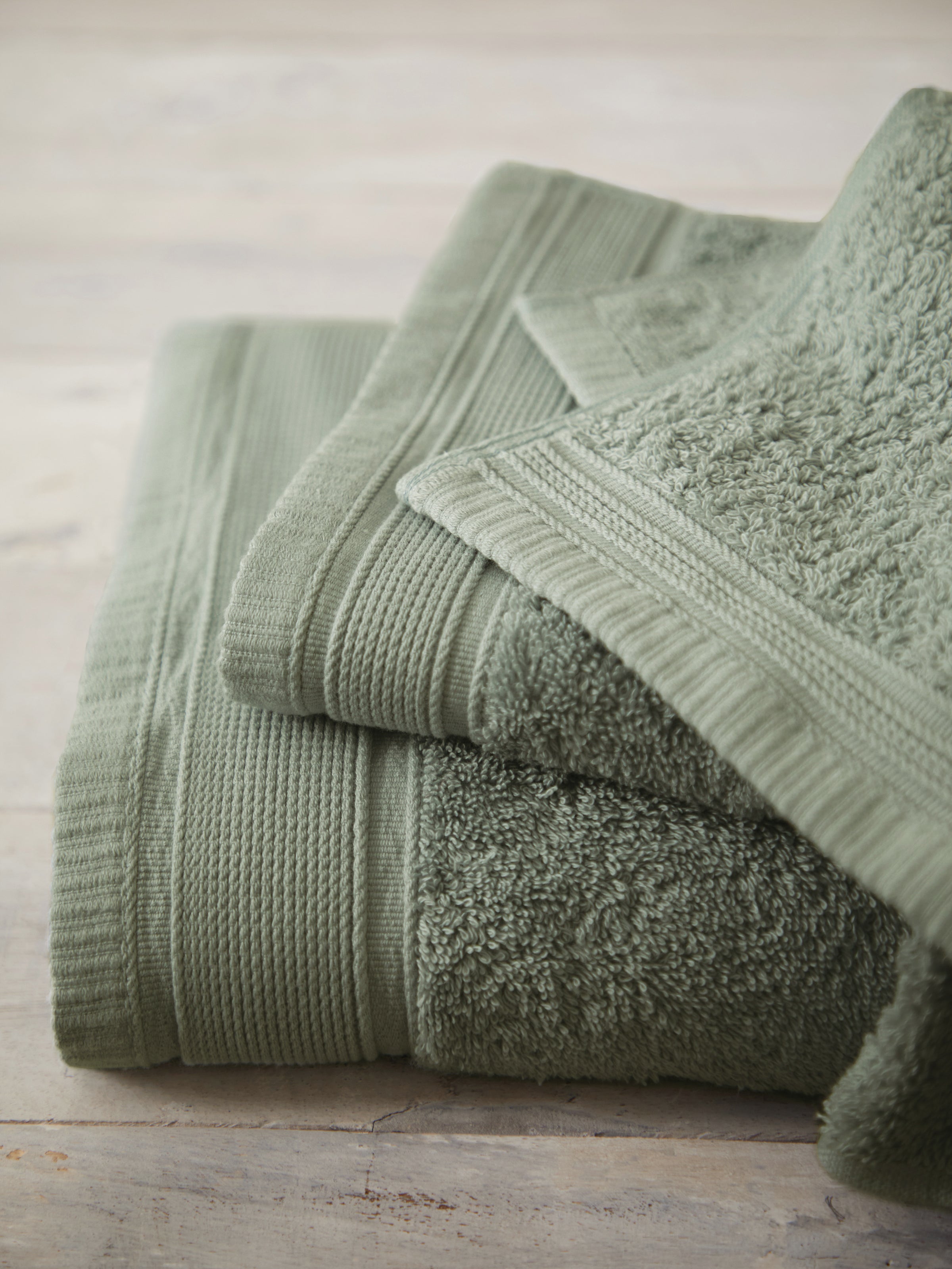 Fern green 2025 bath towels