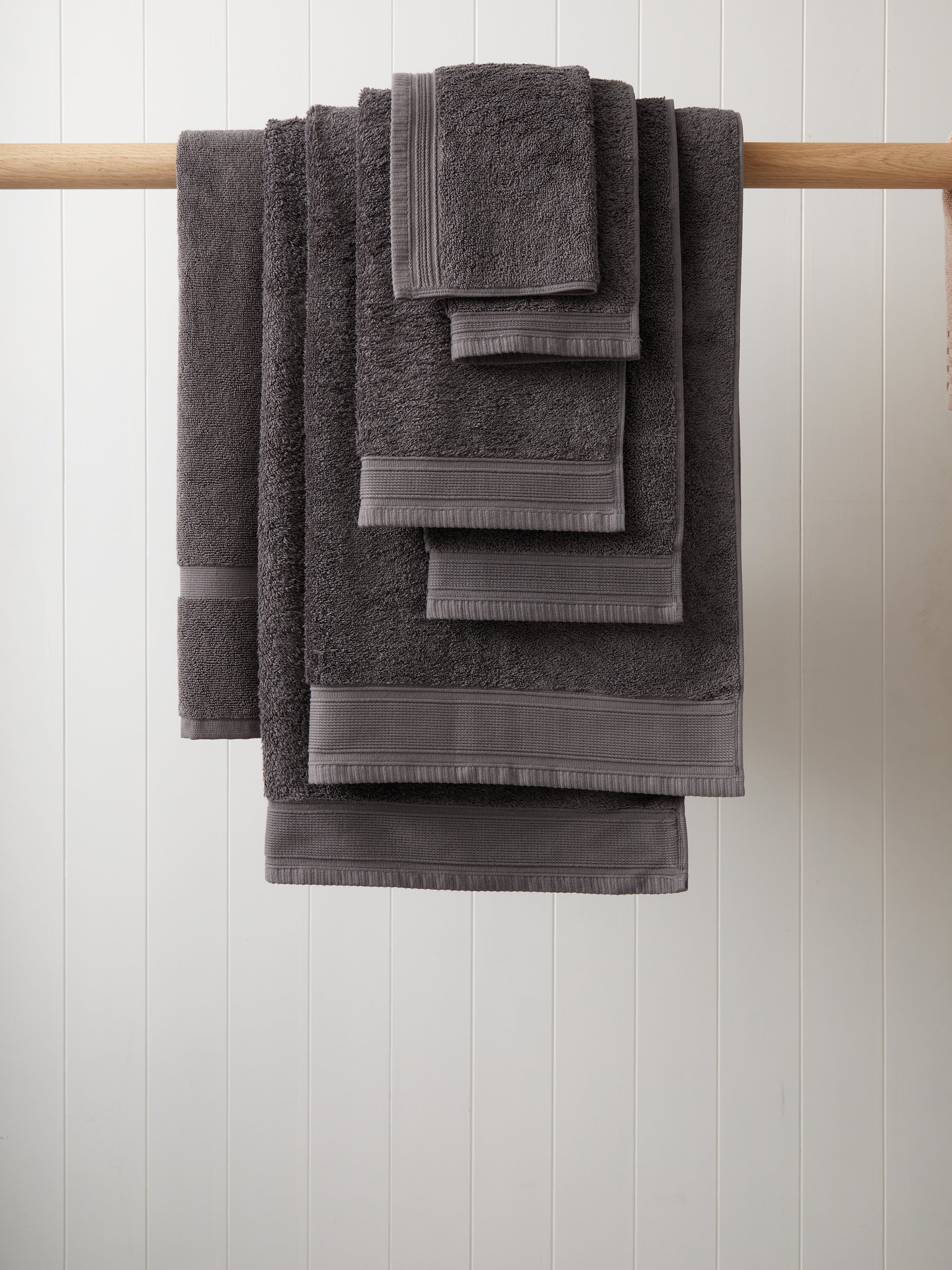 Dark grey towel online set