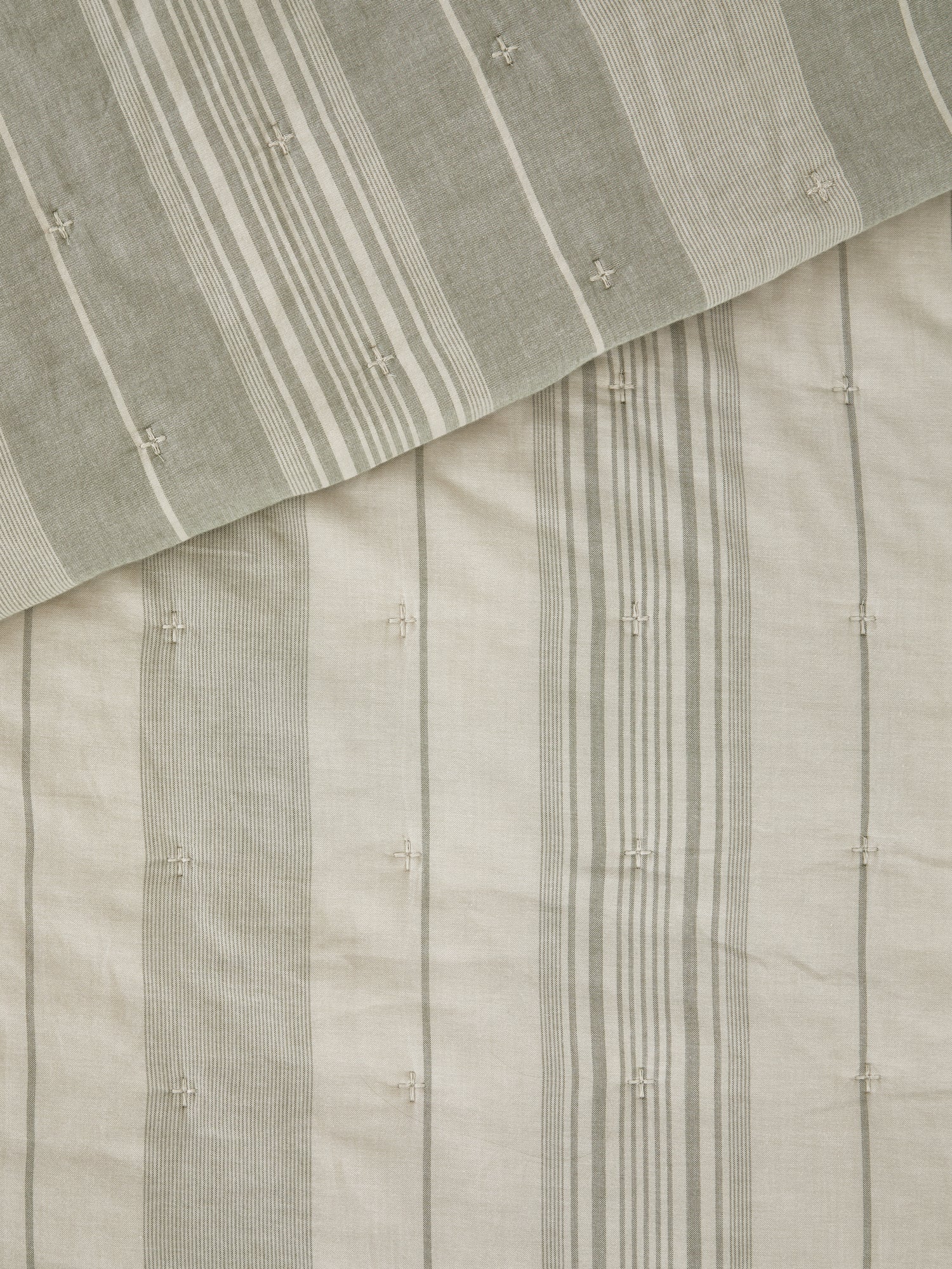 Prairie Chambray Quilt in Oatmeal