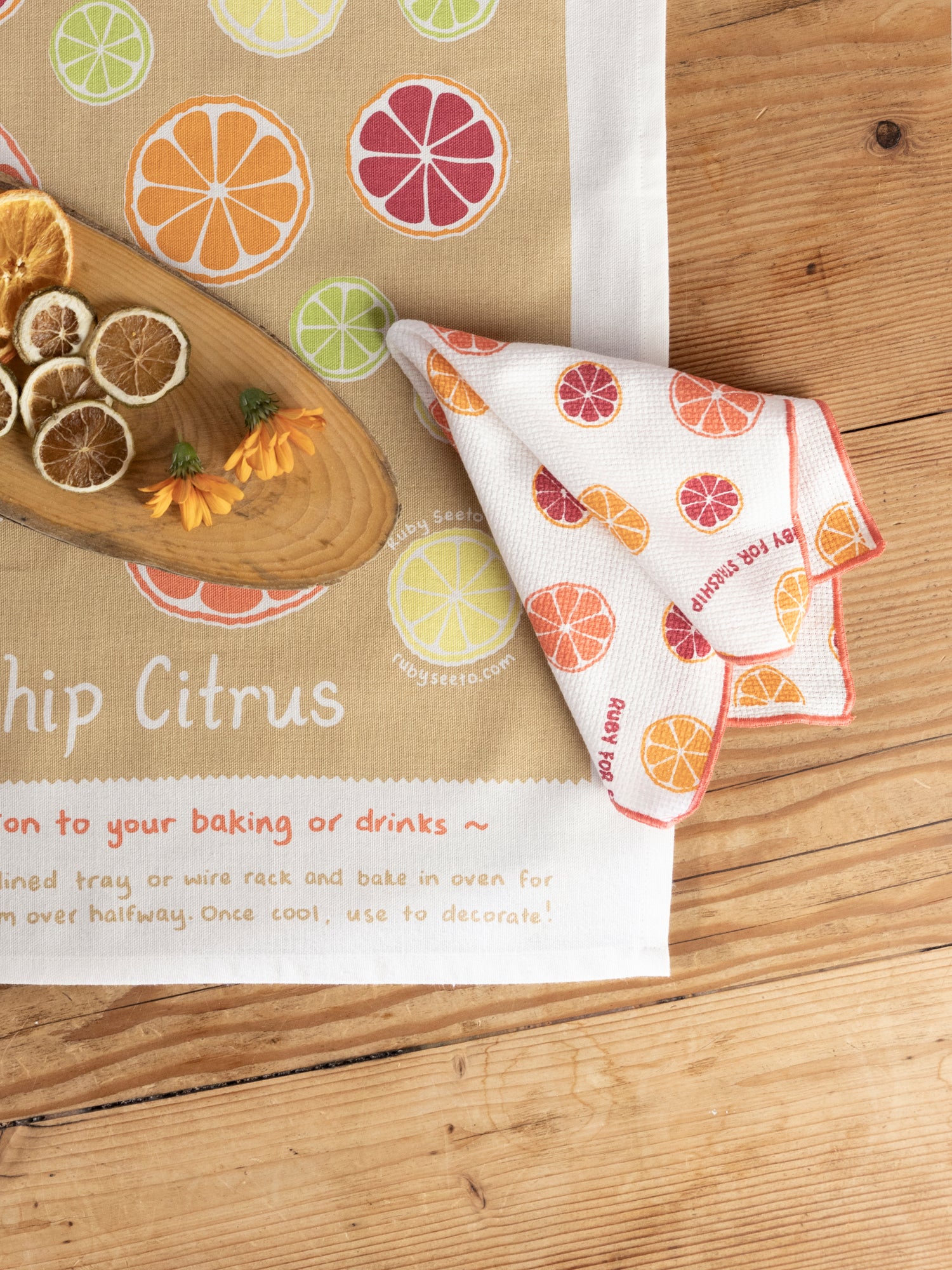 https://www.wallacecotton.com/content/products/starship-citrus-wash-cloth-set-of-2-multi-2-9133.jpg?width=1500