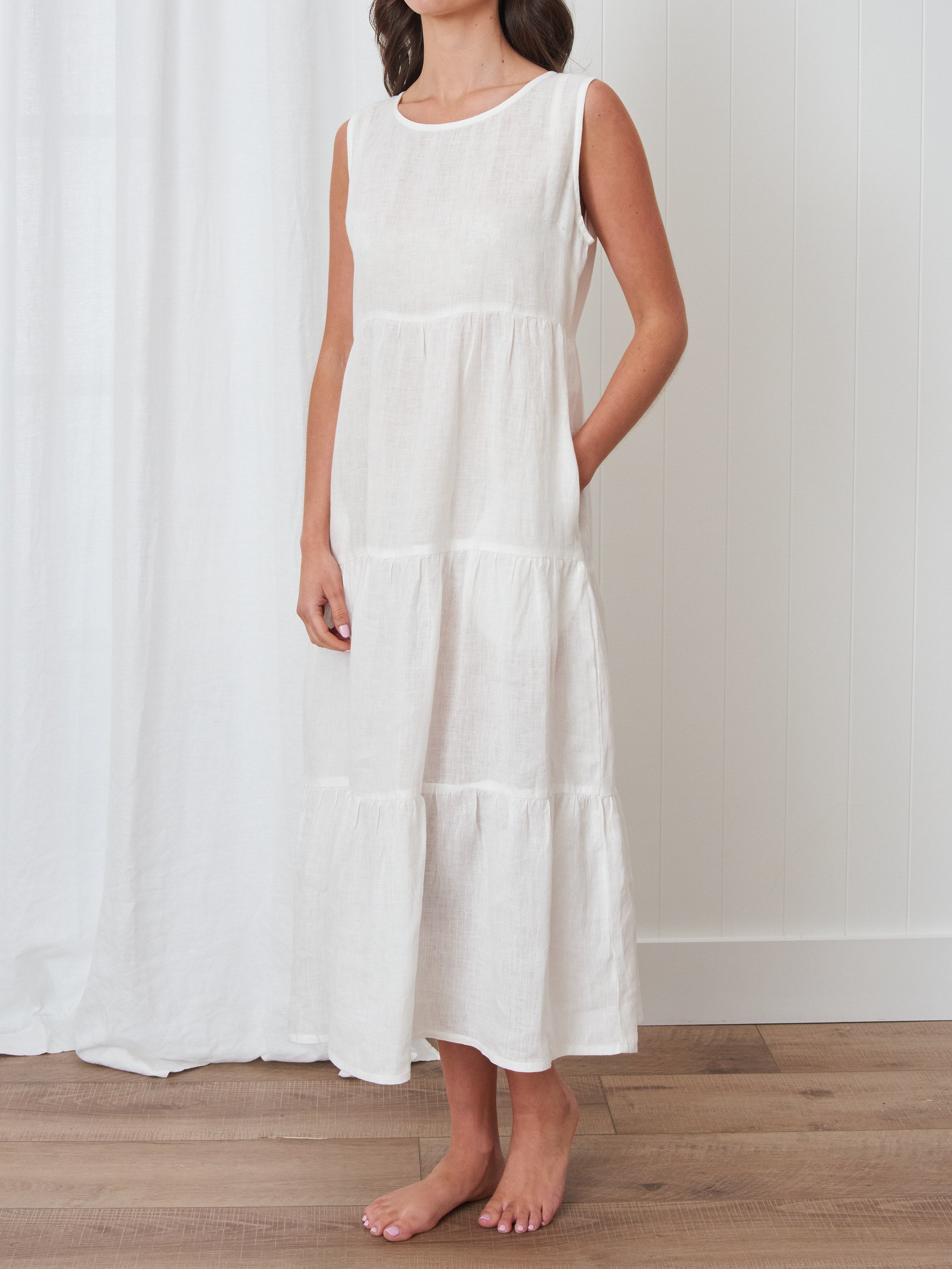 White sleeveless sale linen dress